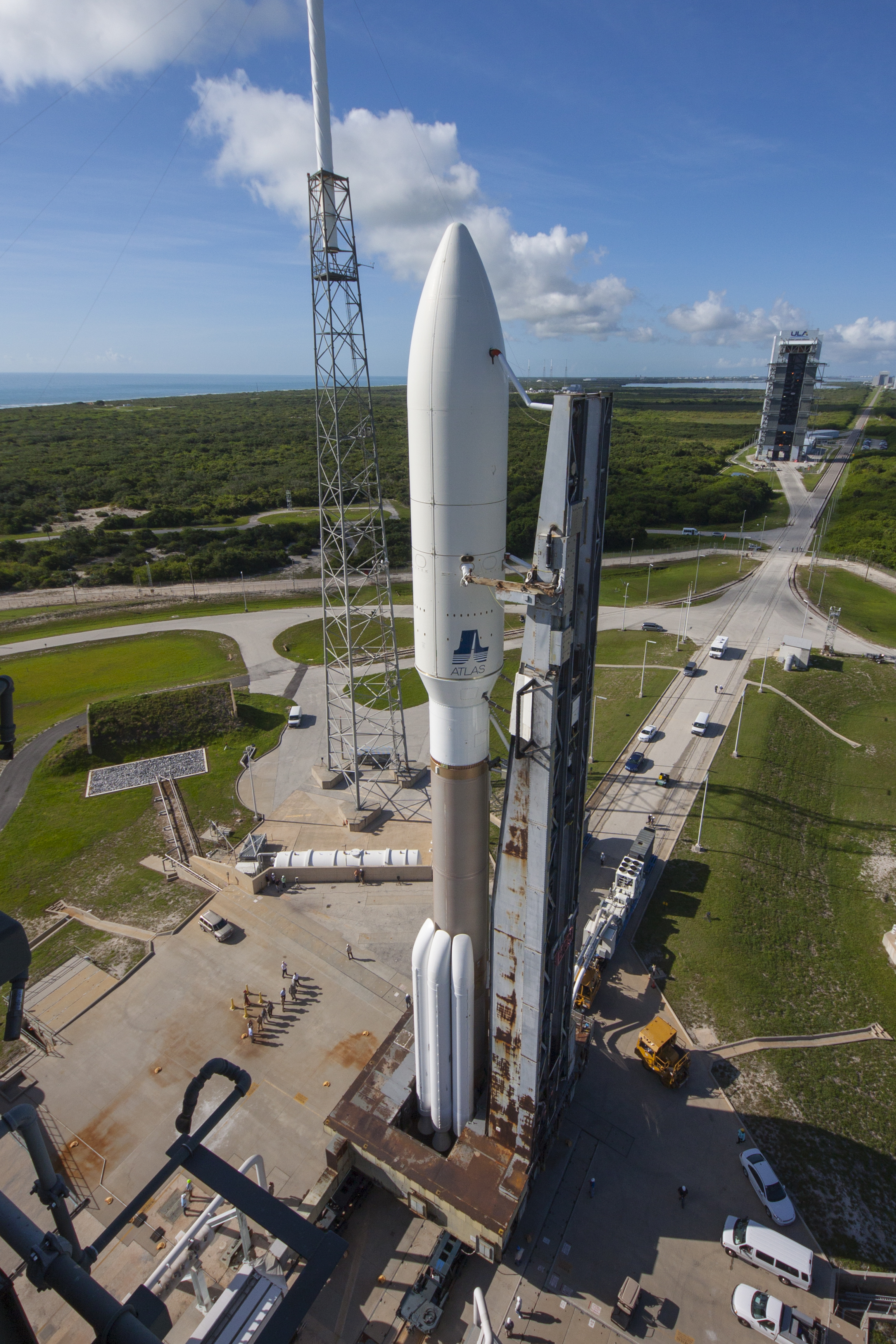 Photos: Atlas 5 rocket positioned on launch pad for Navy satellite deployment ...2311 x 3467