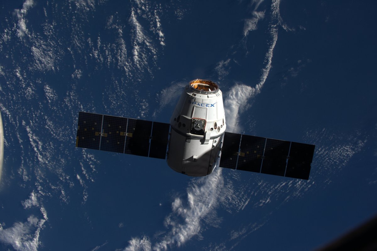 Dragon cargo craft reaches port at International Space Station – Spaceflight Now1200 x 800